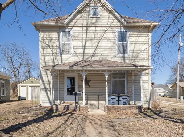 614 W Oak St, Chanute, KS 66720