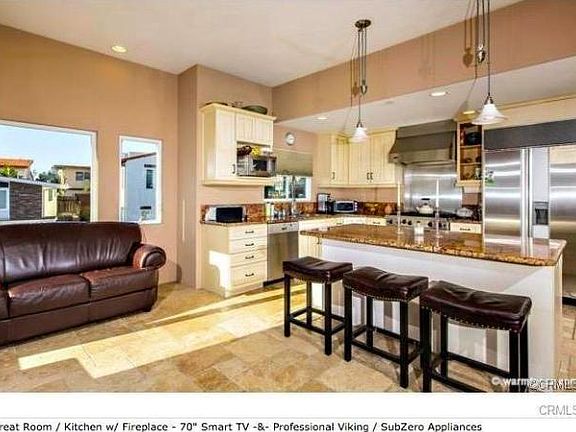 4th image of 223 Avenida Lobeiro APT A