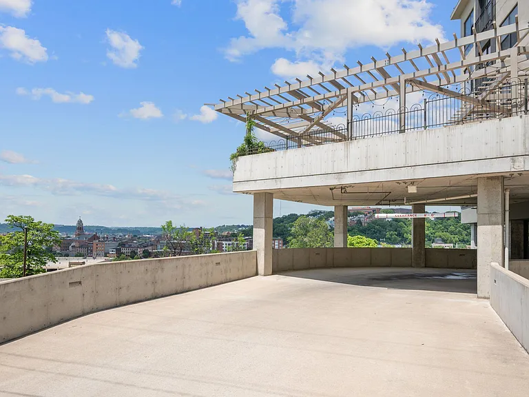 Adams Edge Apartments — Photo 37