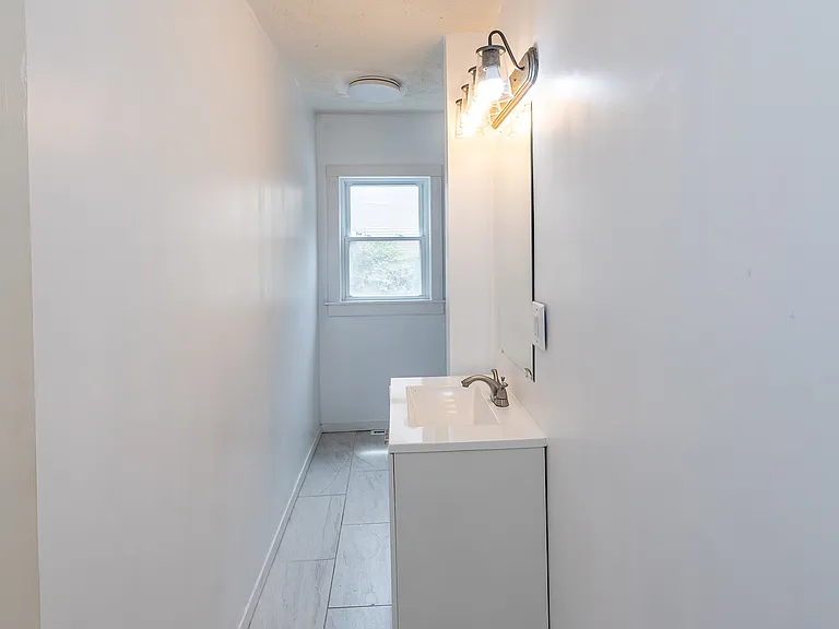 1807 Denison Ave — Photo 14