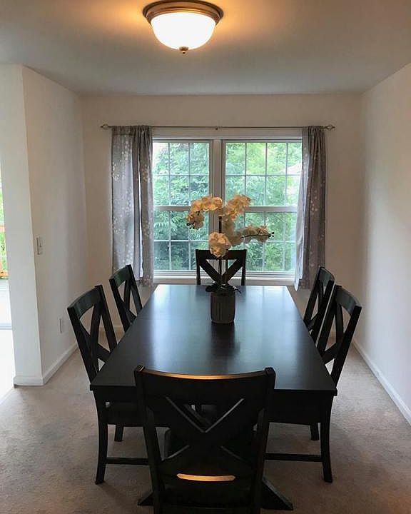 2nd image of 2402 Kanawha Ter APT 106