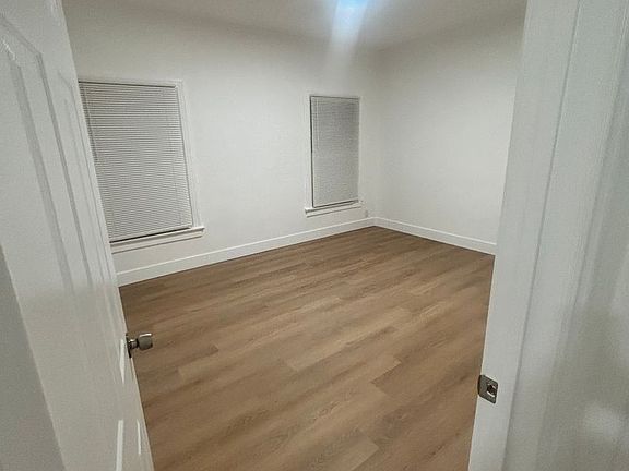 5th image of 1213 N Ardmore Ave APT 1