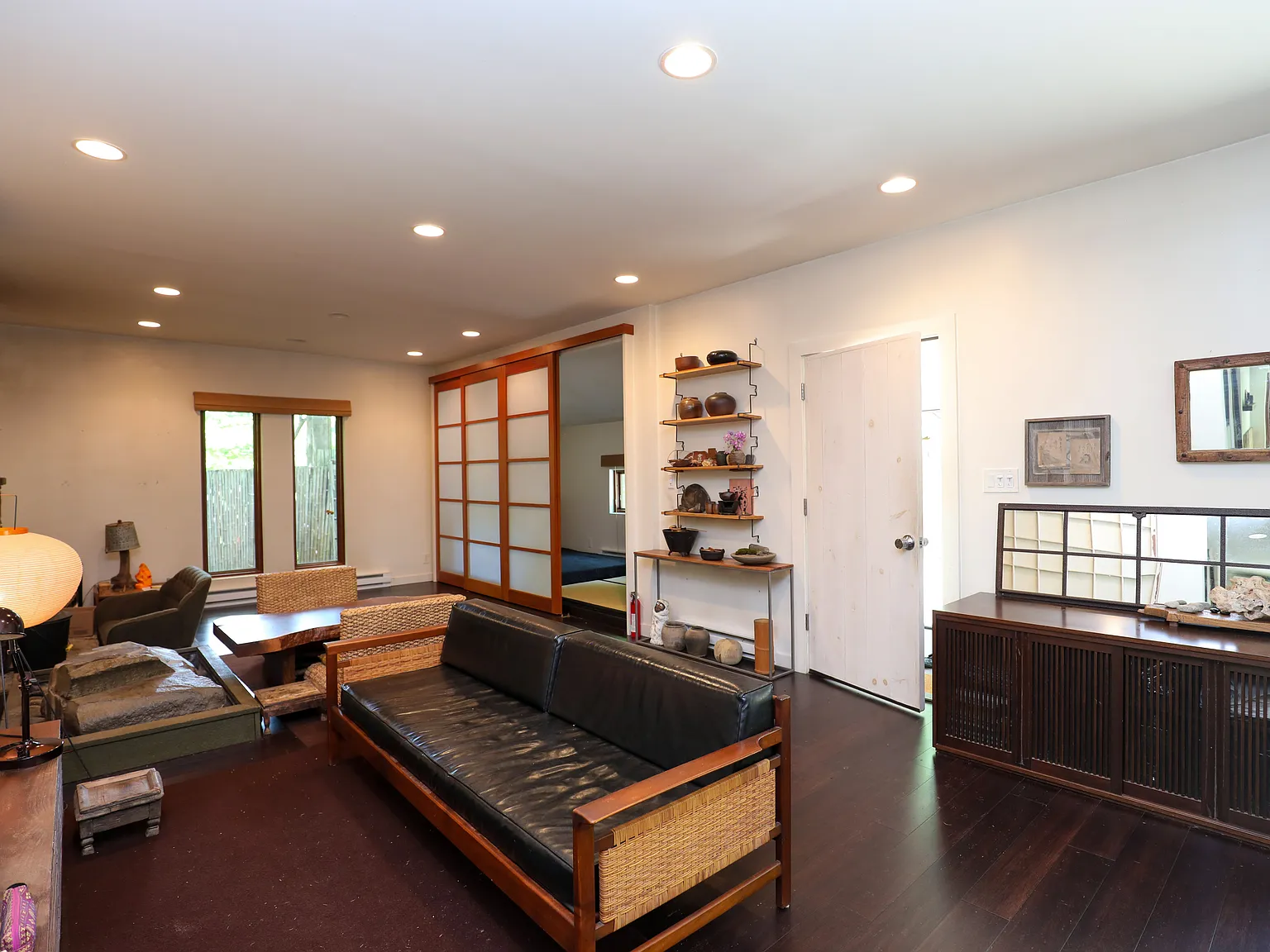 2 bed, 890 sqft, $3,500 — Photo 3