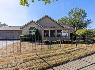 137 Abbeycross Ln, Westerville, OH 43082