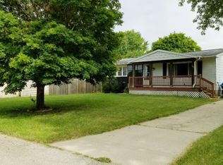 105 E Green St, Scottville, MI 49454