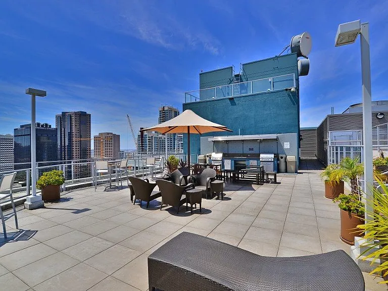 Rooftop entertaining/BBQ area