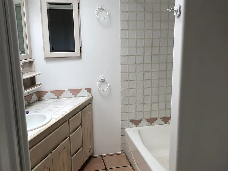 410 Graham Ave #A — Photo 6