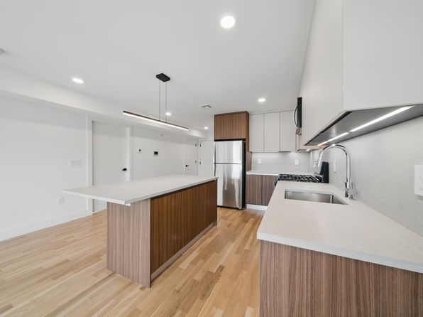 11 W Railroad Ave #5