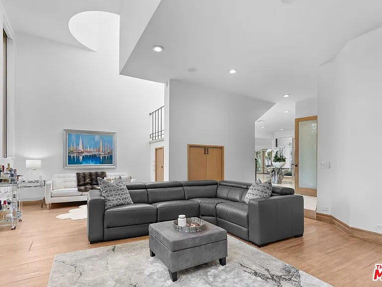 605 N Hillcrest Rd — Photo 10