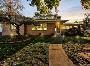 3261 Bathurst Ave, Rochester Hills, MI 48309