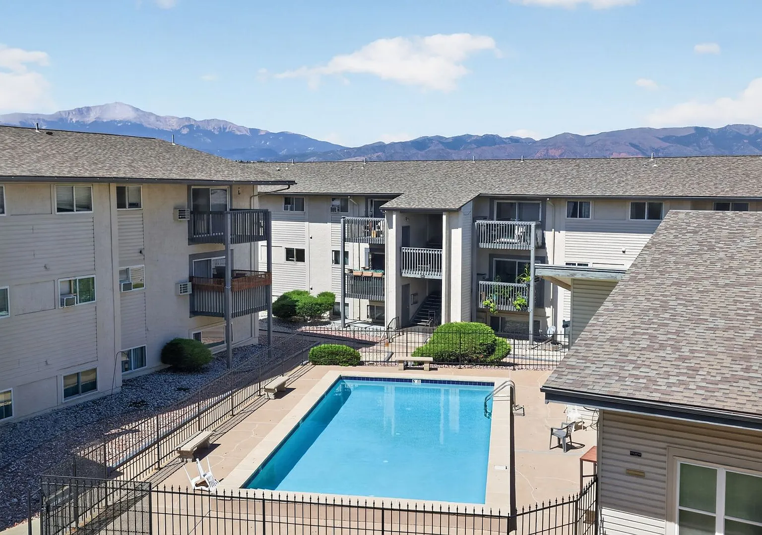 Charming 2BR Condo in Colorado Springs — Photo 1