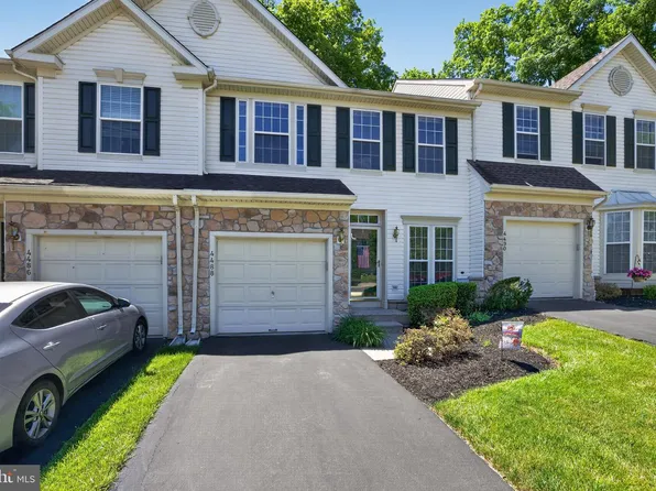 4488 Honeysuckle Ln, Doylestown, PA 18902
