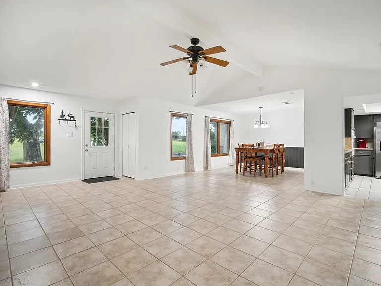 3106 E Palm Valley Blvd — Photo 5