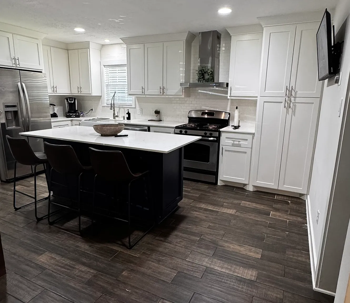 3 bed, 1704 sqft, $2,350 — Photo 1