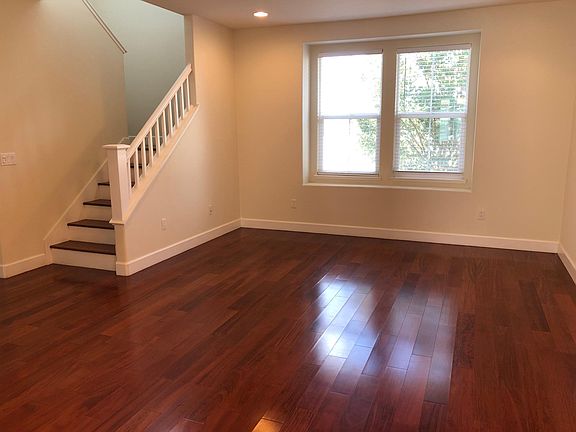 Living Room with TV and Cable Hookup