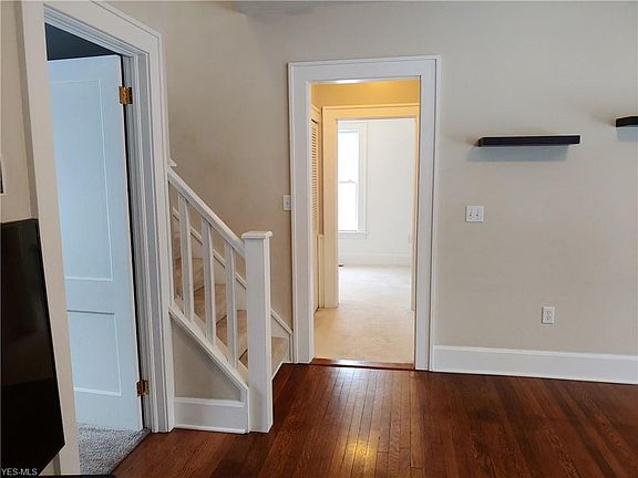 5th image of 223 Glenwood St