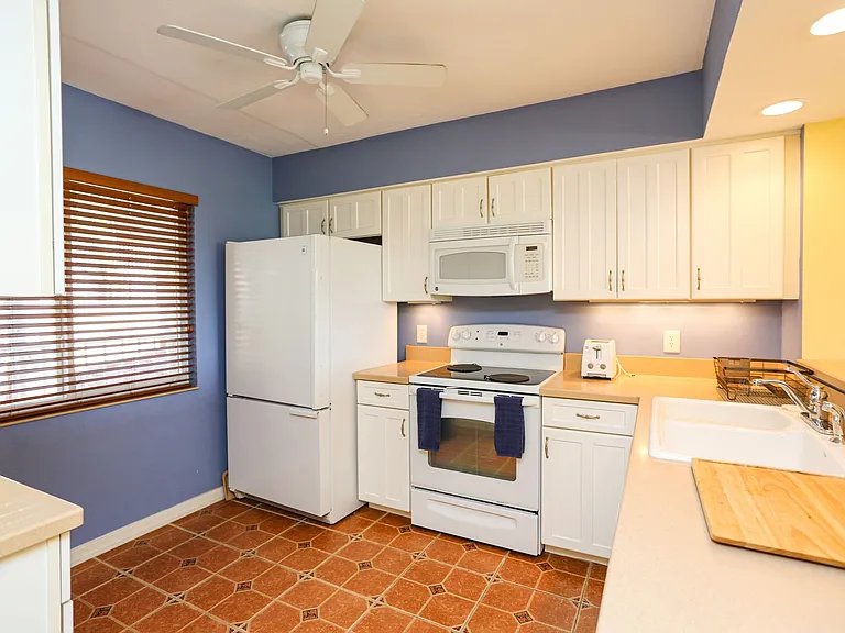 1075 Foxfire Ln #207 — Photo 3