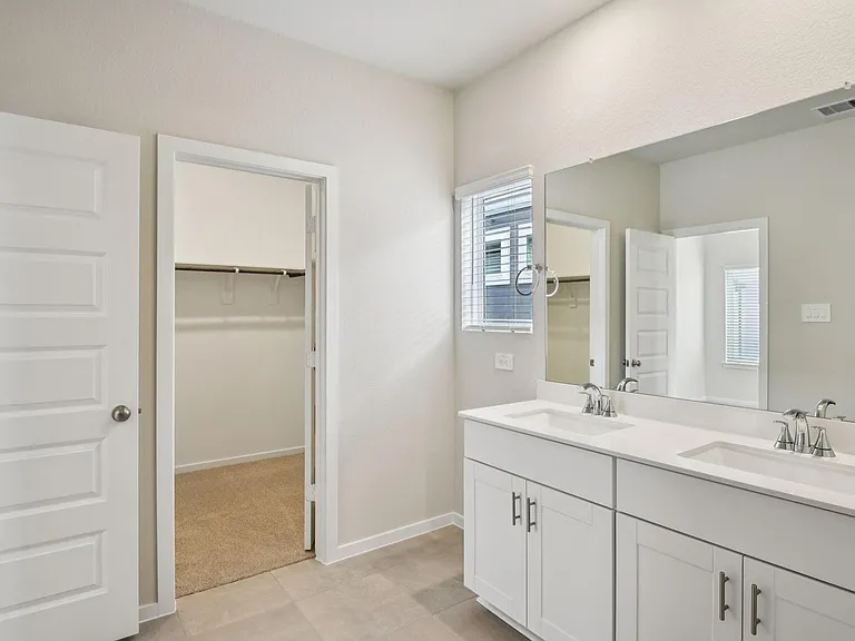 4210 Pine Springs Ct — Photo 34