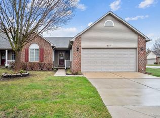 517 Redmaple Ln, Brighton, MI 48116