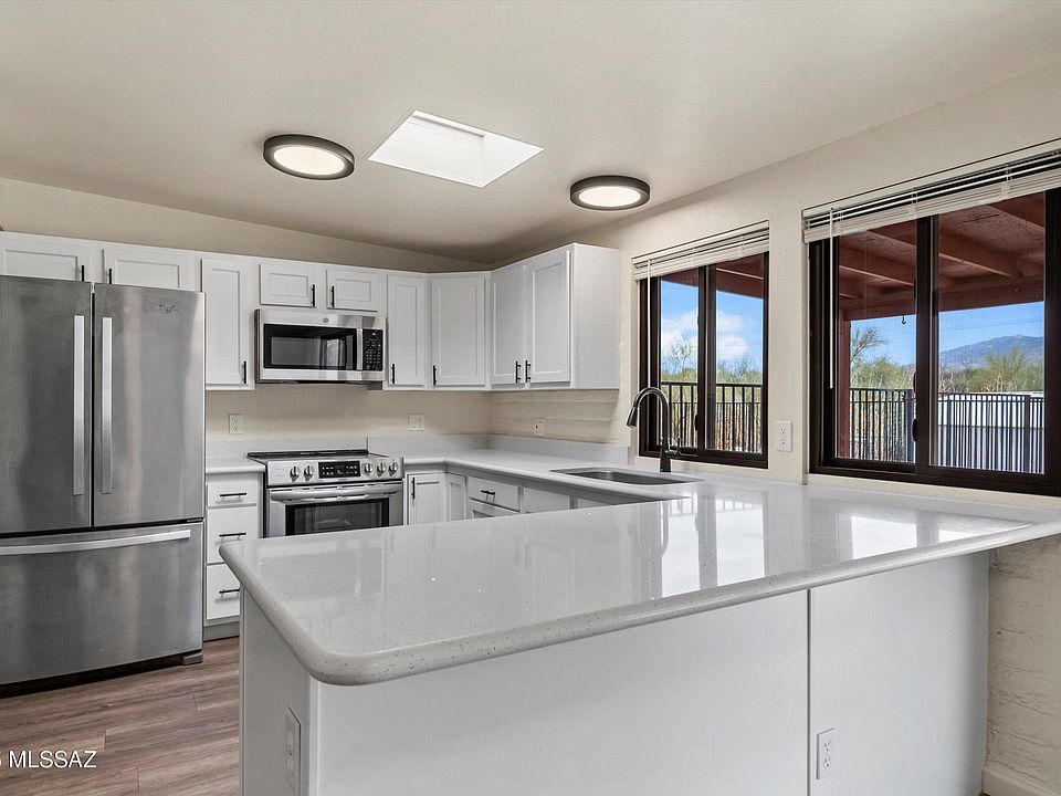 1st image of 2221 S Placita Perlozzo