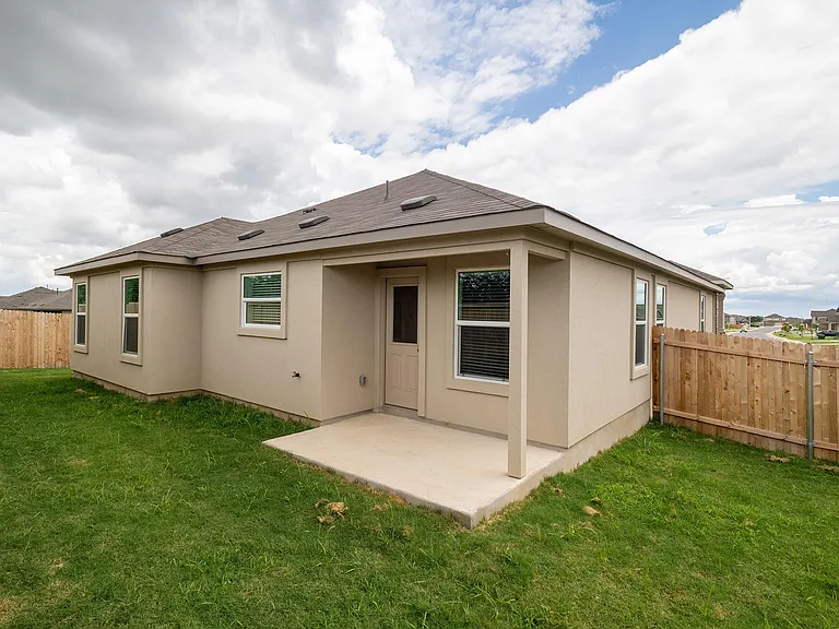 702 Silver Springs Bnd — Photo 6