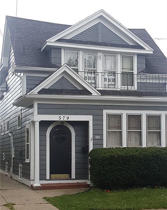 1st image of 579 Winspear Ave