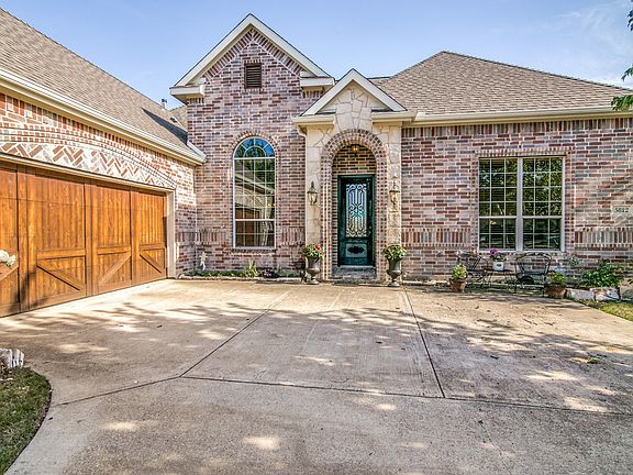 3rd image of 5812 Lakeland Ct