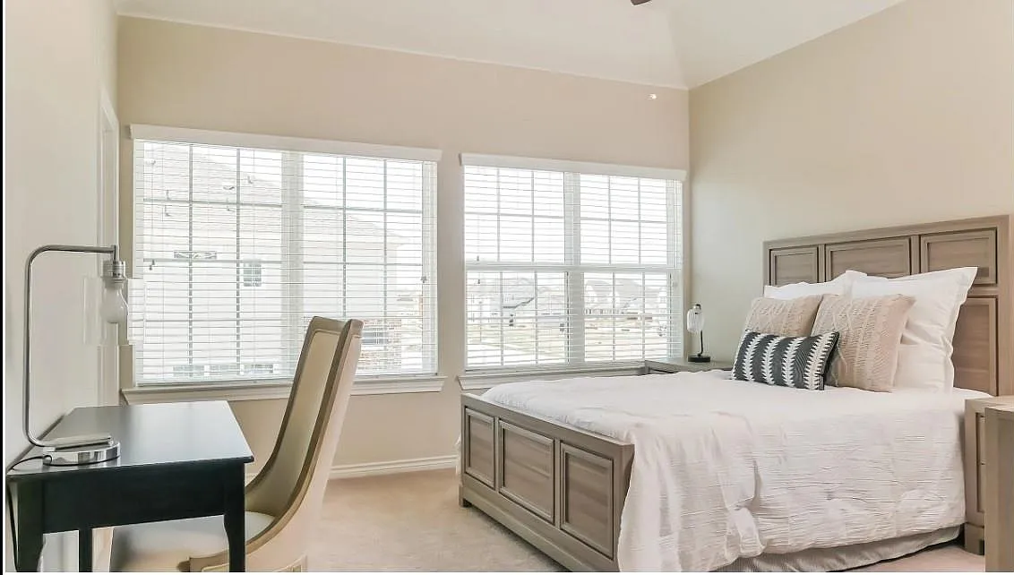 4 bed, 3.5 bath, $2,799 — Photo 3