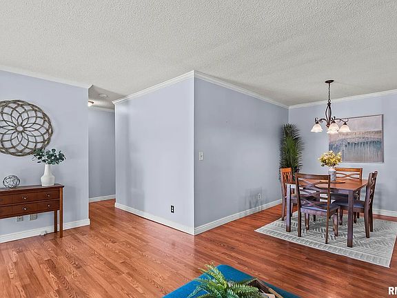 5th image of 4 Guinevere Dr