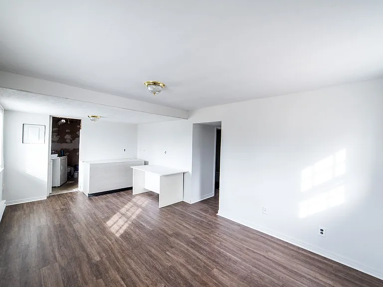 913 Sandusky Dr — Photo 11