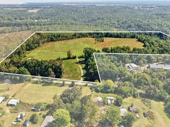 32 Swift Acres Farm Ln, Crossville, TN 38571