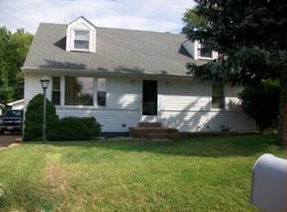 10326 Baptist Church Rd, Saint Louis, MO 63123