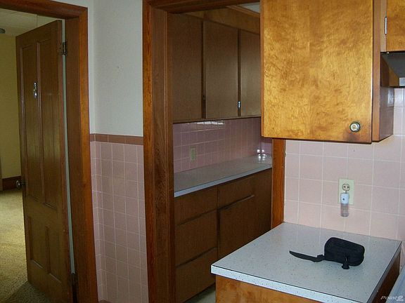 Kitchen & Pantry