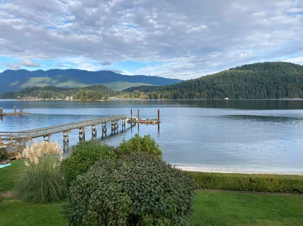 450 Beachview Dr, North Vancouver, BC V7G 1P7