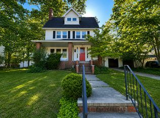 1462 Parkhill Rd, Cleveland Heights, OH 44121