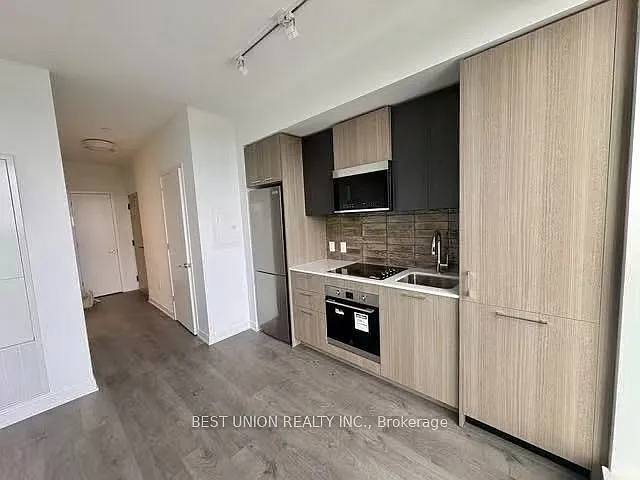 10 Oak St #2510 — Photo 6