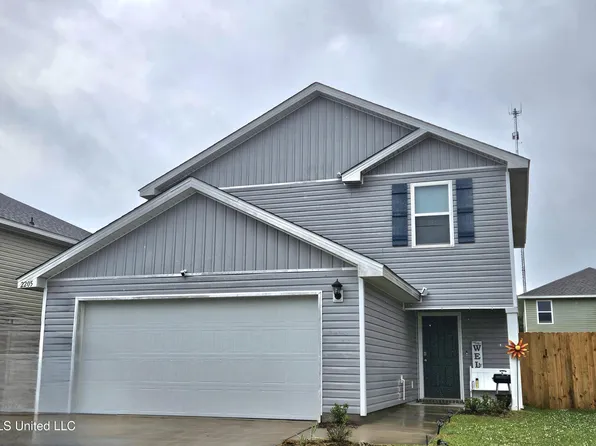 2205 Magazine St, Ocean Springs, MS 39564