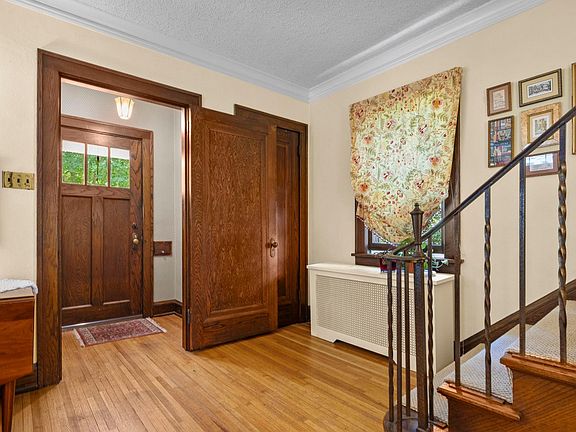 4th image of 1801 Wellesley Ave