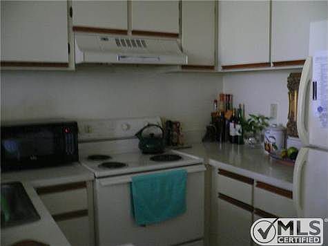 4th image of 738 Executive Center Dr APT 37