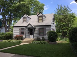 119 N Lincoln St, Westmont, IL 60559