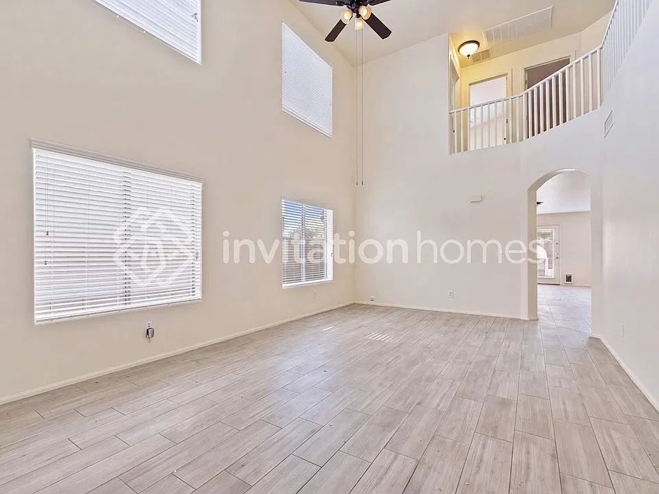 41166 W Sanders Way