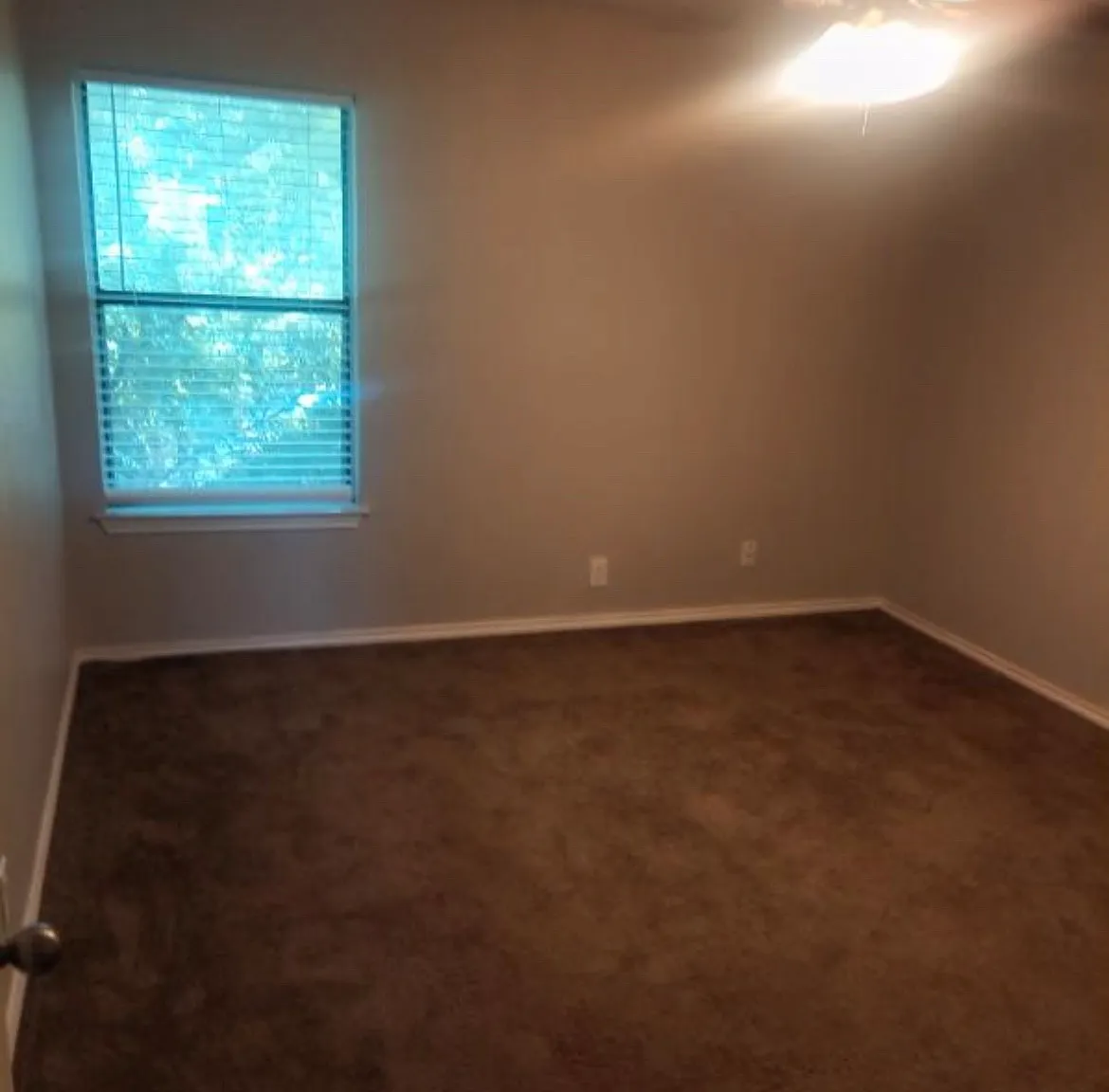 326 Peach St — Photo 2
