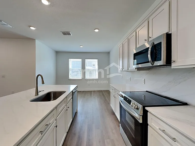 3307 Barber Ave — Photo 3