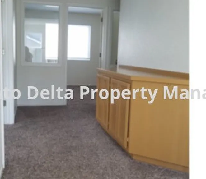 433 Coventry Ct — Photo 9
