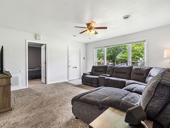4th image of 9559 Guthrie Ave