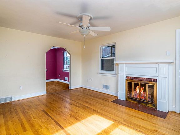 3rd image of 3034 Crockett Ave NW