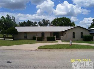 111 Nicklaus Dr, Comanche, TX 76442