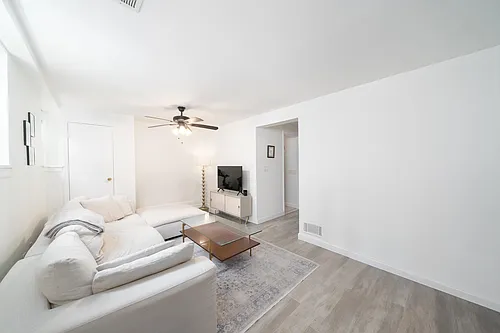 364 1st St #1 Photo 1