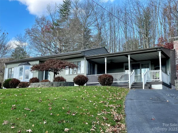 119 Forest Hill Dr, Spruce Pine, NC 28777
