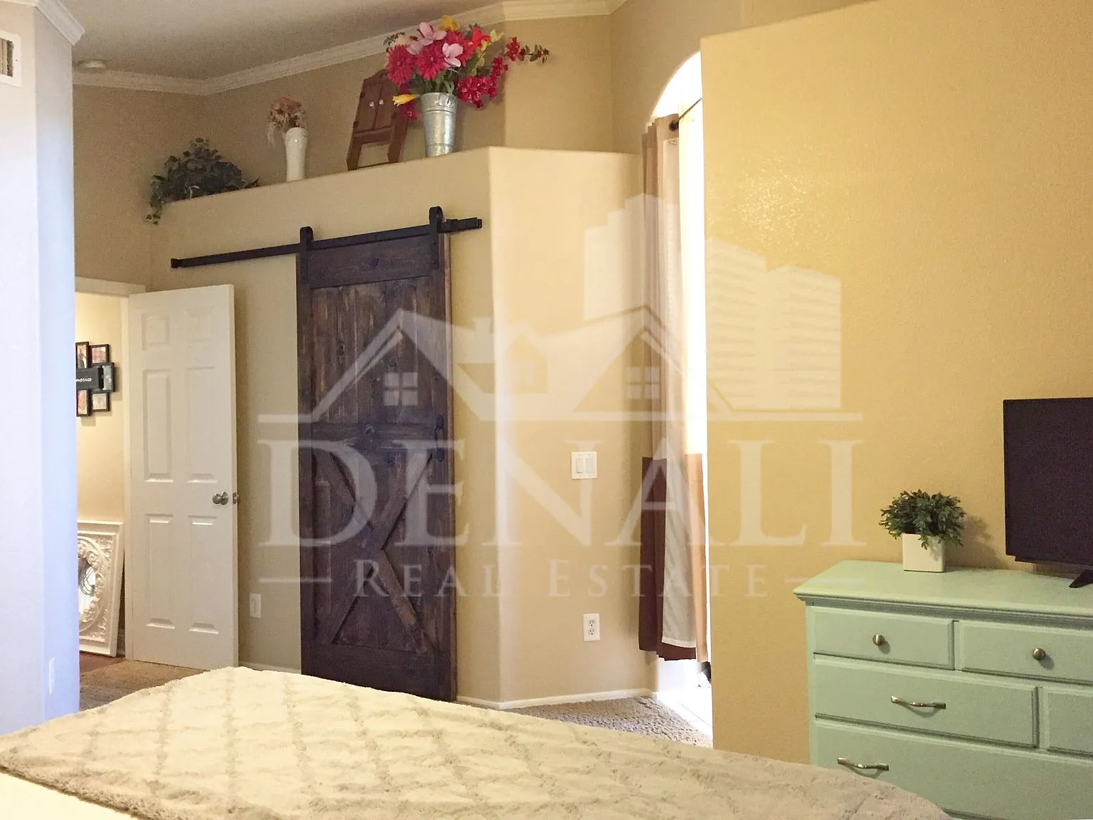 3 bed, 2.0 bath, 1537 sqft, $2,295 — Photo 4